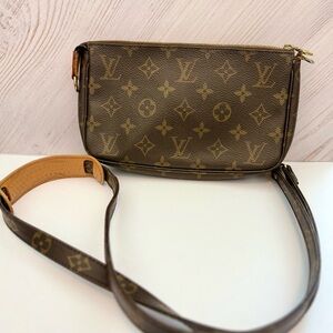 Louis Vuitton monogram pochette accessoires with strap vintage crossbody bag